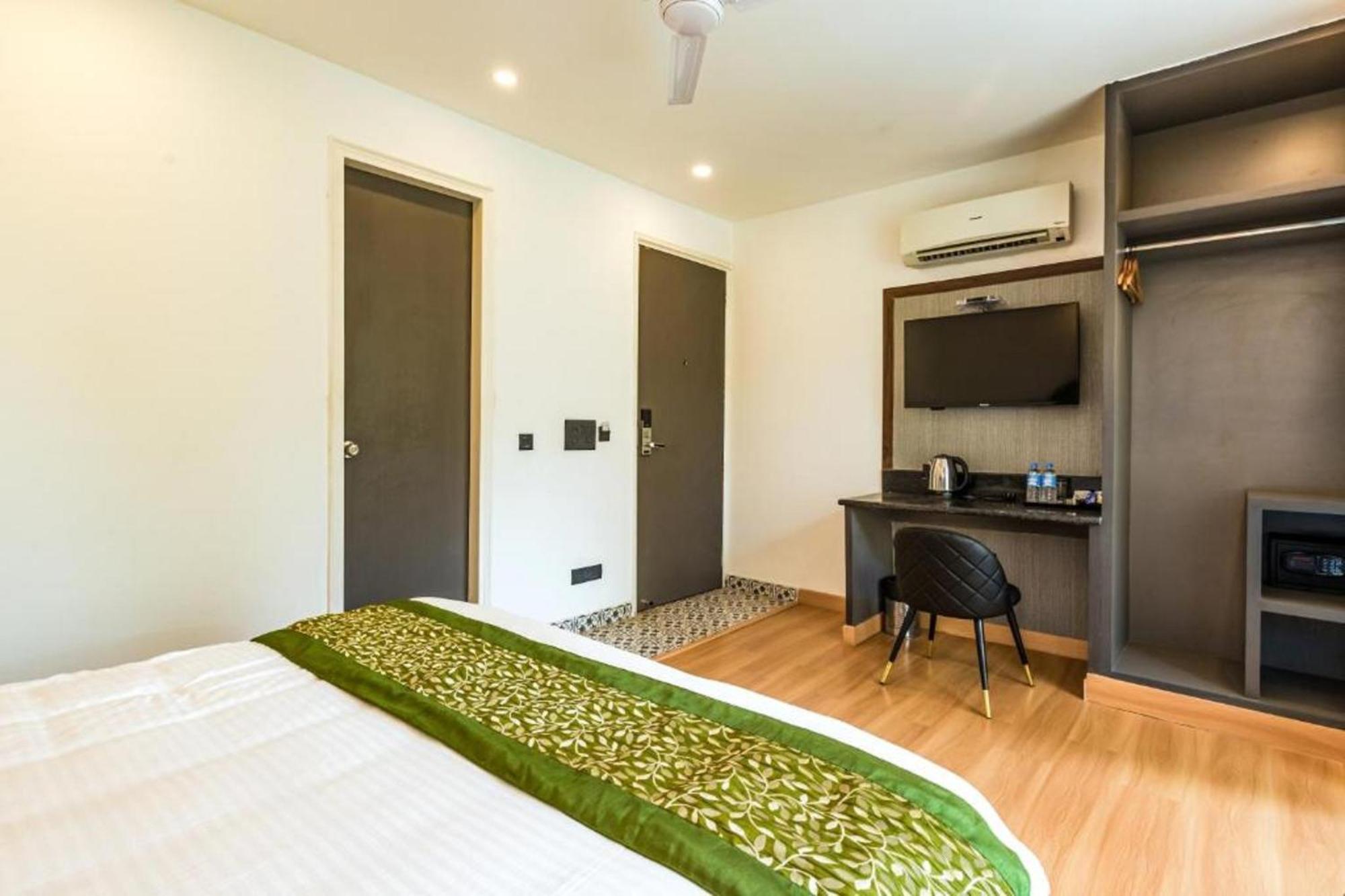 Hotel Mayur At Cr Park New Delhi Eksteriør bilde